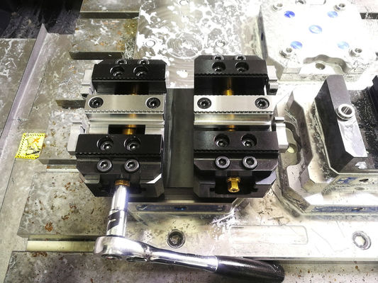 3Kg অ্যাক্সিস ফিক্সচার 50mm ক্ল্যাম্পিং রেঞ্জ 4 অ্যাক্সিস ভিস স্টেইনলেস স্টিল