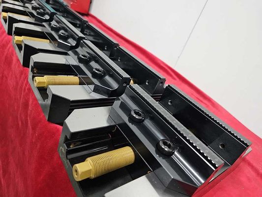 3 অক্ষ 4 অক্ষ 5 অক্ষ সিএনসি মেশিনিং সরঞ্জামের জন্য ইস্পাত উপাদান নির্ভুলতা স্ব-কেন্দ্রিক ভাইস